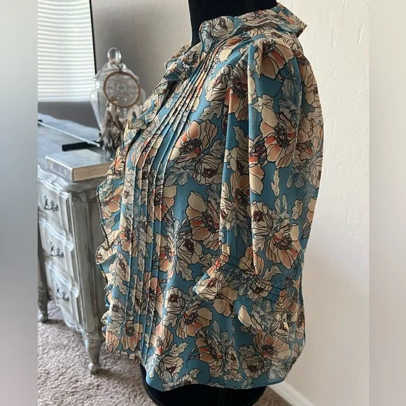 Cabi Cherish Printed Blouse - Blue and Cream - Picture 6 of 10